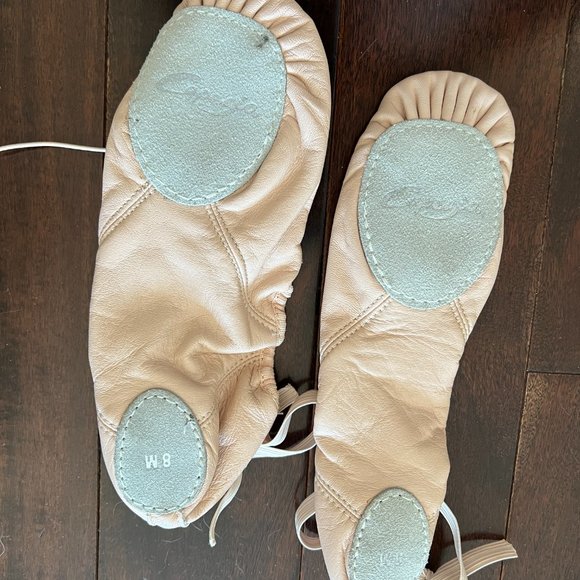 Capezio Pink Ballet Shoes/ Slippers Size 8M - Picture 2 of 3